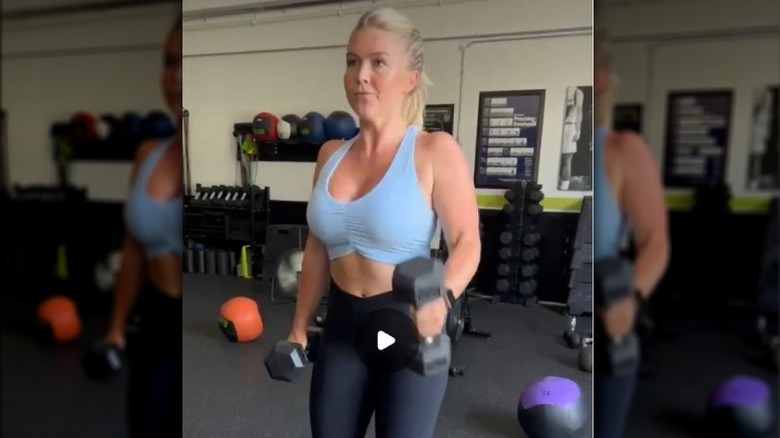 Karoline Leavitt doing hammer curls at the gym
