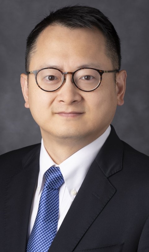 Portrait photo of Wen Jiang
